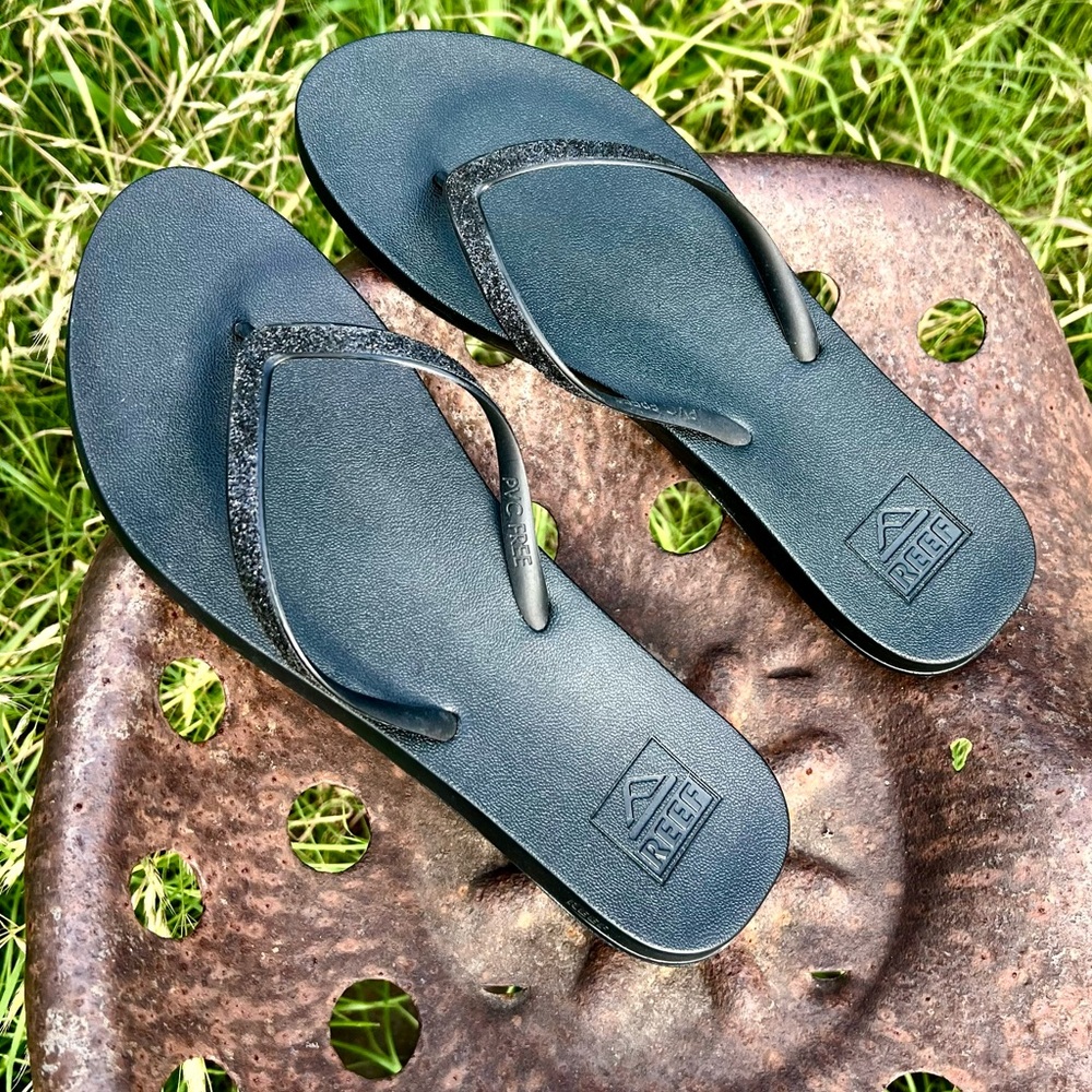 Reef Women's Cushion Stargazer Sandal Black Sparkle